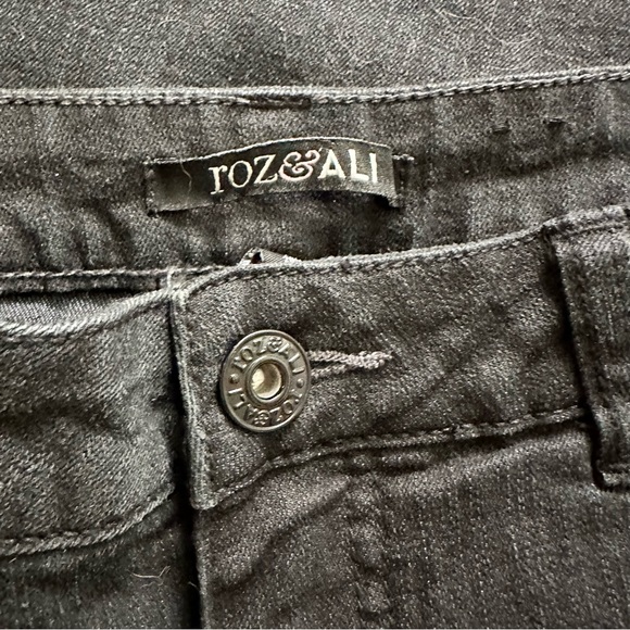 ⭐️Roz & Ali | NWOT jeans - Picture 2 of 9
